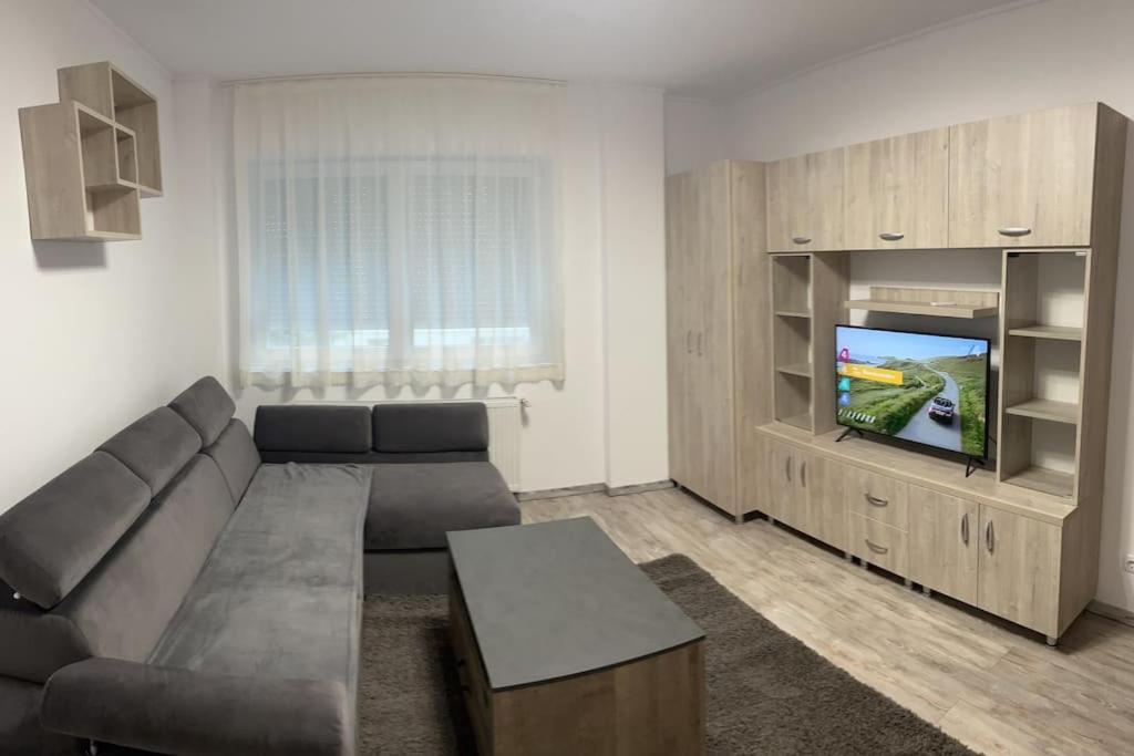 Bingo Apartman Cristuru Secuiesc Ngoại thất bức ảnh